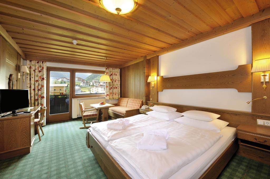 Alpenhotel Tirol Galtür Exteriör bild